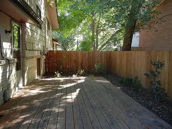 2nd image of 832 Lincoln St