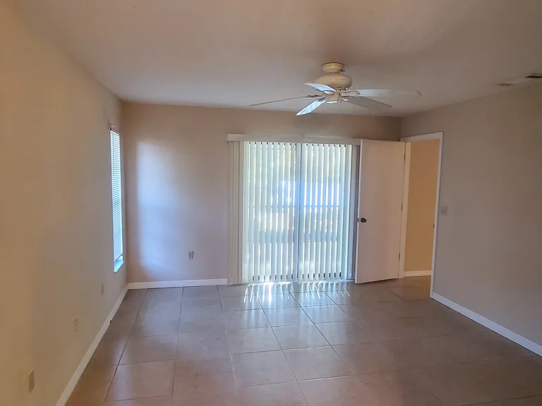 1885 Country Meadows Ct — Photo 4