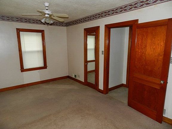 5th image of 560 Olney Ave