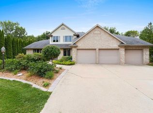 2951 Nikki Lee Ct, Green Bay, WI 54313