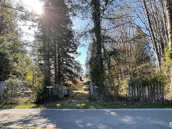 3rd image of 11808 Woods Lake Rd