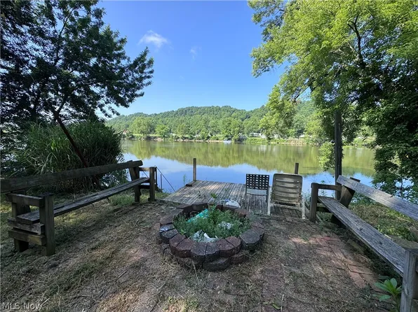 10445 S River Rd NW, McConnelsville, OH 43756
