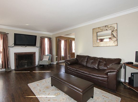 3rd image of 1618 N 77th Ave