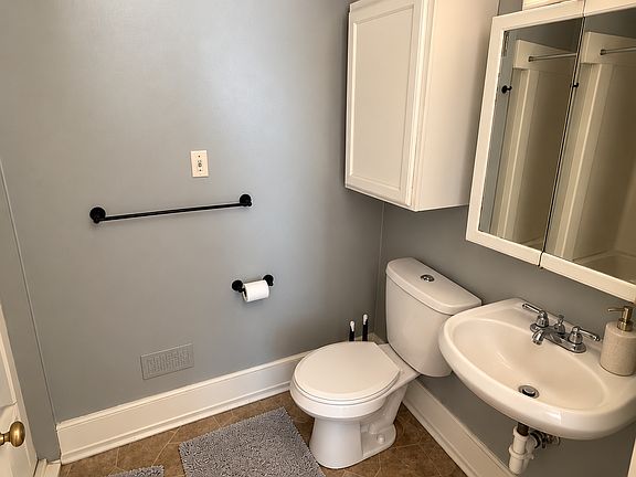 2nd image of 2612 Erie Ave #2