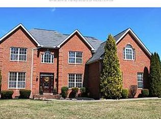 112 Southbrooke Dr, Hurricane, WV 25526