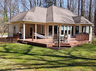 18395 N Fruitport Rd, Spring Lake, MI 49456