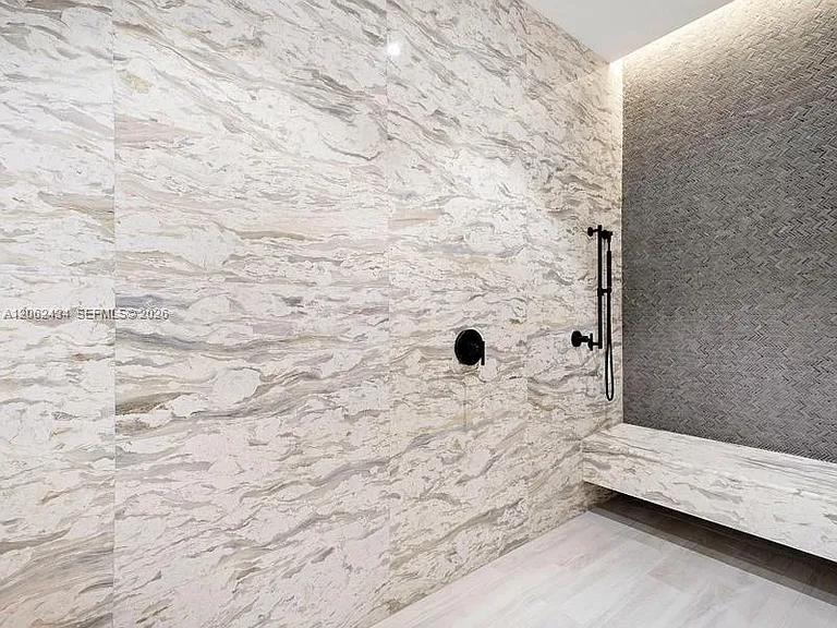 2811 S Bayshore Dr #5C — Photo 29