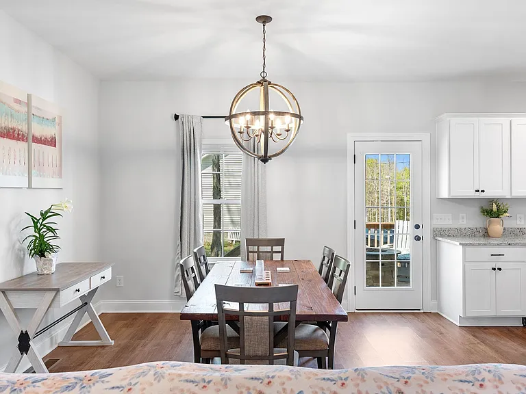 391 Elm Ave — Photo 10
