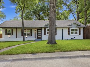 1912 Greenbriar Ct, Plano, TX 75074