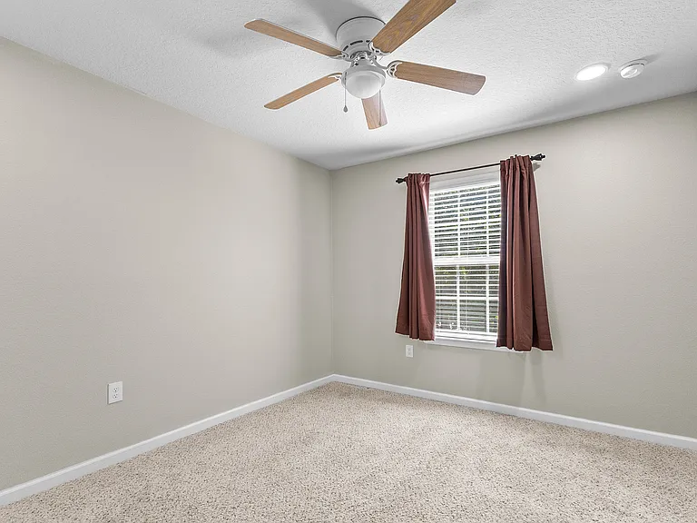 14135 Corrine Cir — Photo 9