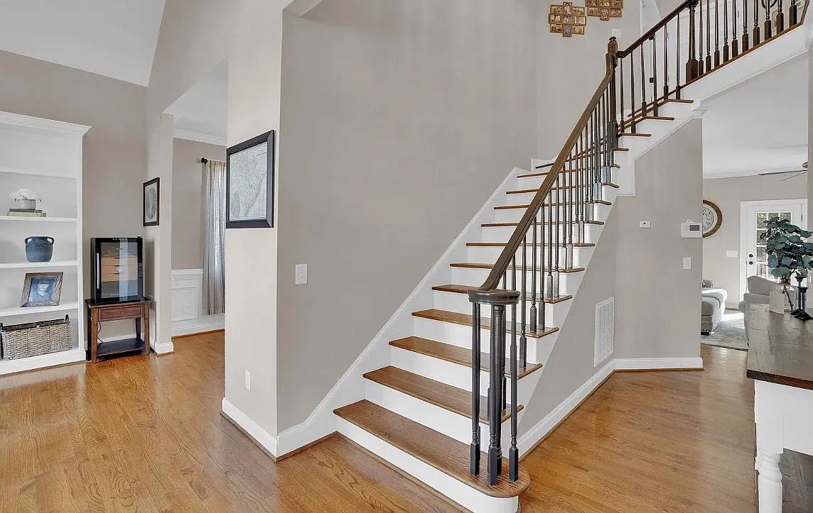 Building Photo - 1005 Tarrytown Ln