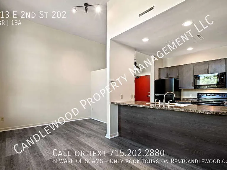 713 E 2nd St #202 — Photo 8