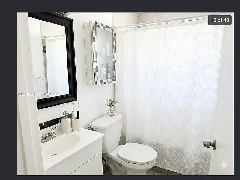 1212 SW 30th Ct #1212 — Photo 7