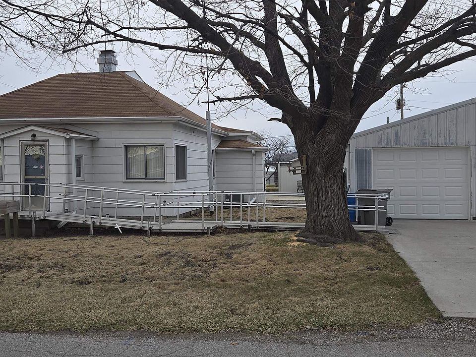 1st image of 65 13th Ave W