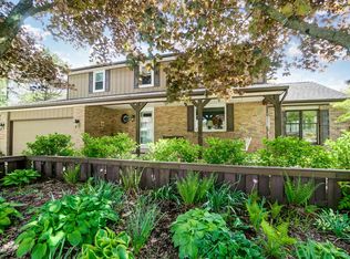 1215 Autumn Hill Dr, Columbus, OH 43235
