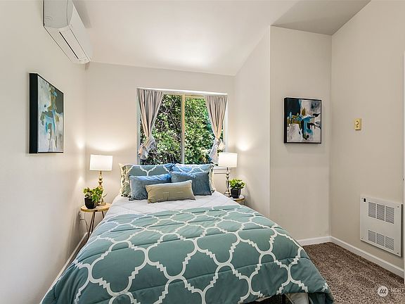 5th image of 13435 Greenwood Avenue N #A