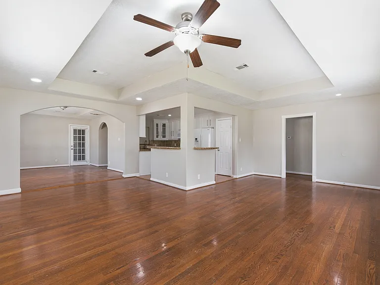 9638 Pine Lake Dr — Photo 1