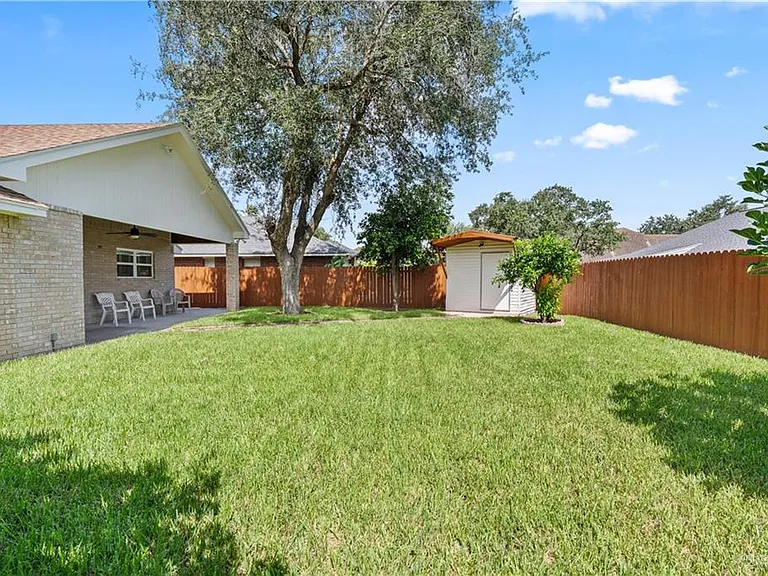 1904 Baylor Ave — Photo 18