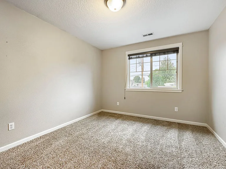 6020 SE Raymond St — Photo 19