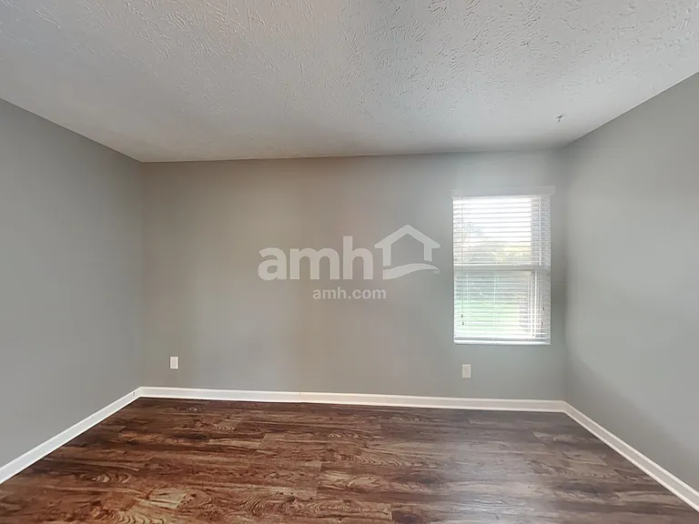 1010 Harmony Ln — Photo 14
