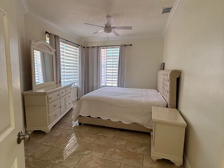 2385 Sunderland Ave — Photo 13