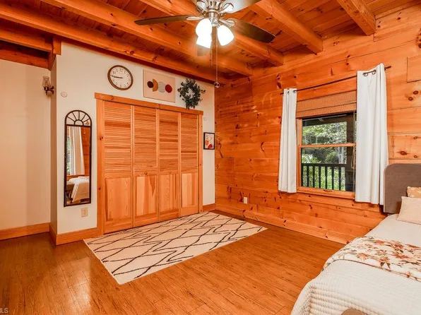 6447 Burlington Rd, Whitsett, NC 27377