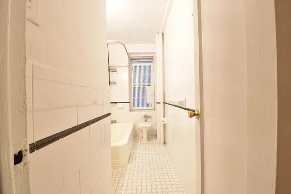 Rented by (Legacy) NY Quality Living Uptown | media 7