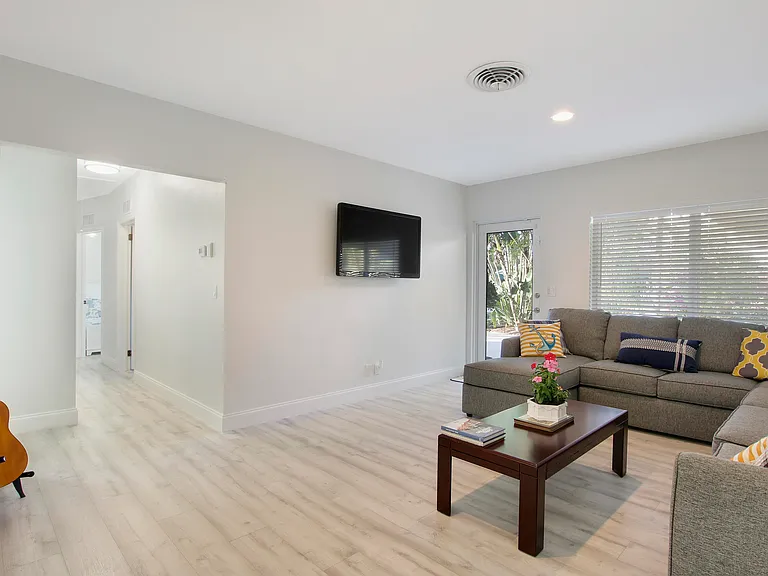 466 Tequesta Dr — Photo 7