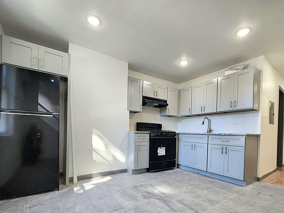 3rd image of 761 Communipaw Ave #2B