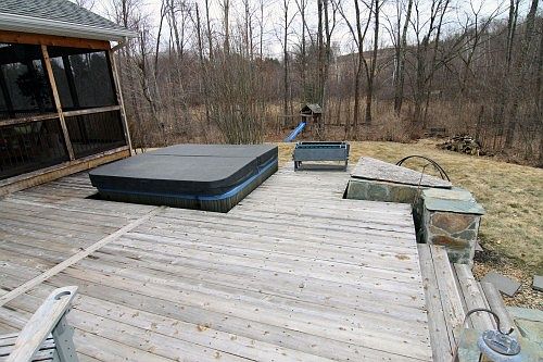 3rd image of 16 Eleanor Ct
