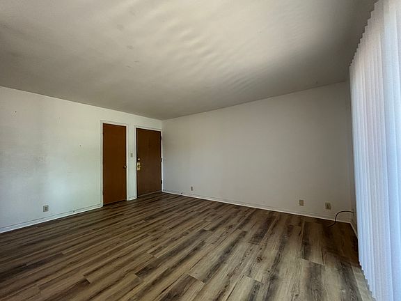 2nd image of 907 E 12th Ave #124
