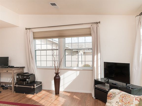 4th image of 592 W Indian Creek Dr APT 2