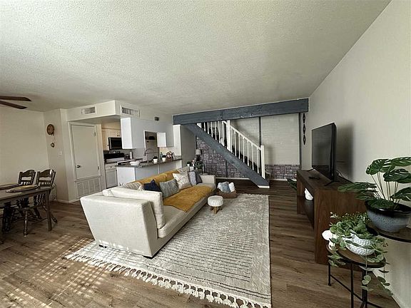 3rd image of 1242 W 20th Pl