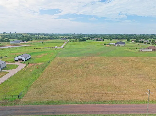 W 2220 W Burr Oak Rd, Washington, OK 73093