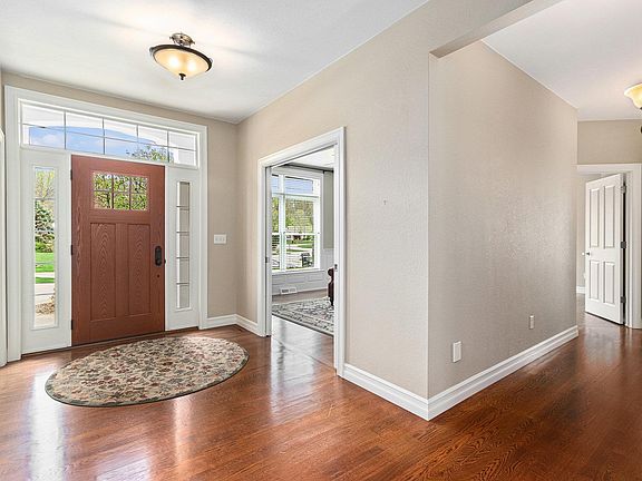3rd image of 58029 Crystal Springs Dr