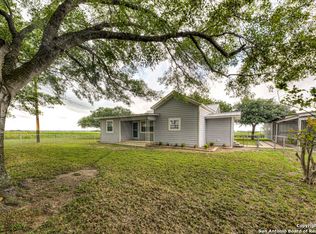 3685 Stapper Rd, Saint Hedwig, TX 78152