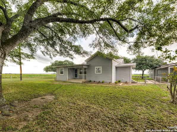 3685 Stapper, St Hedwig, TX 78152