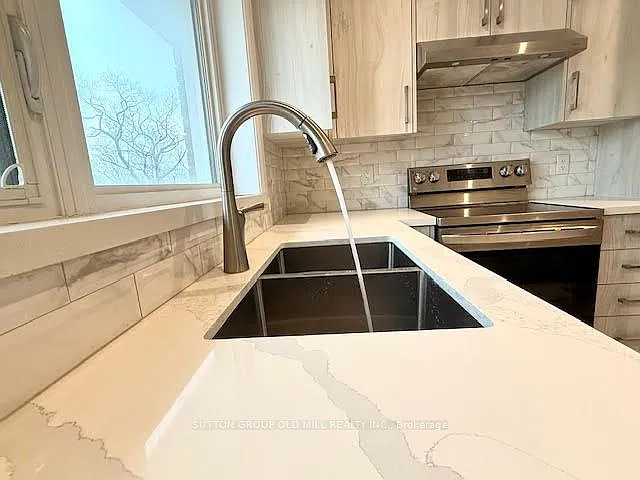 25 Donald Ave — Photo 3