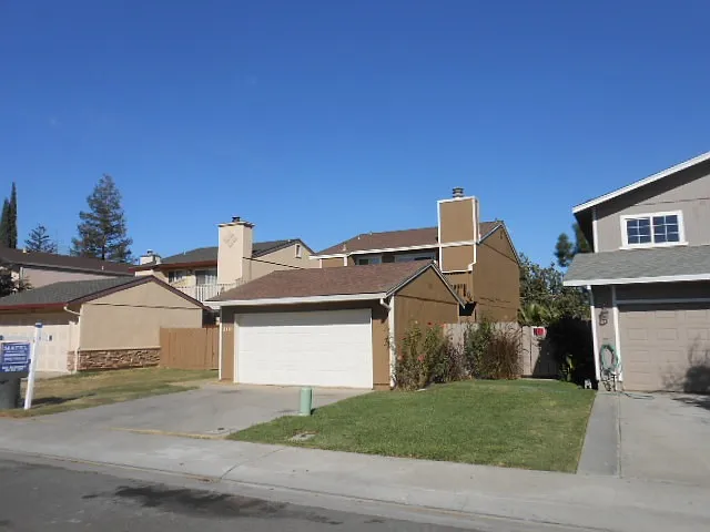 2901 Alphonse Dr photo 1