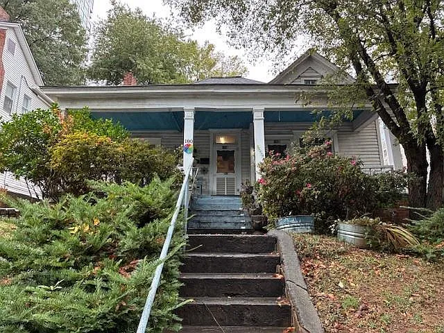 180 11th St NE photo 1