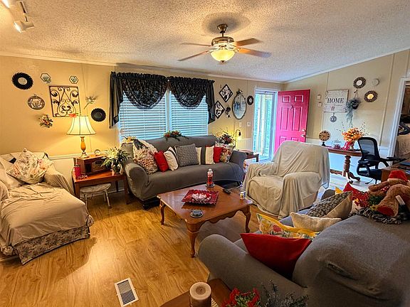 4th image of 15 Dorough St