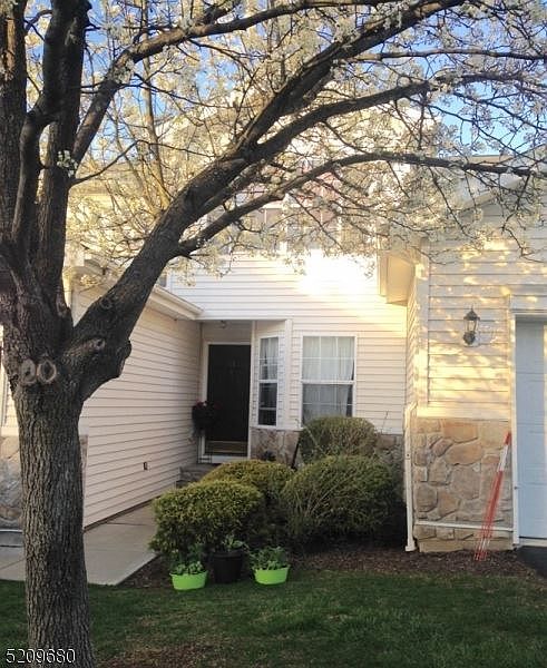 1st image of 53 Lakeview Dr #1511