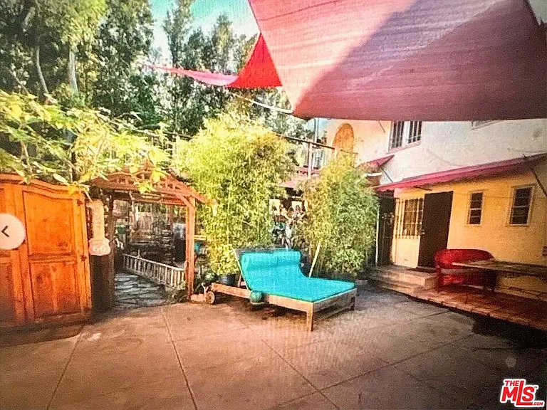1360 Masselin Ave — Photo 9