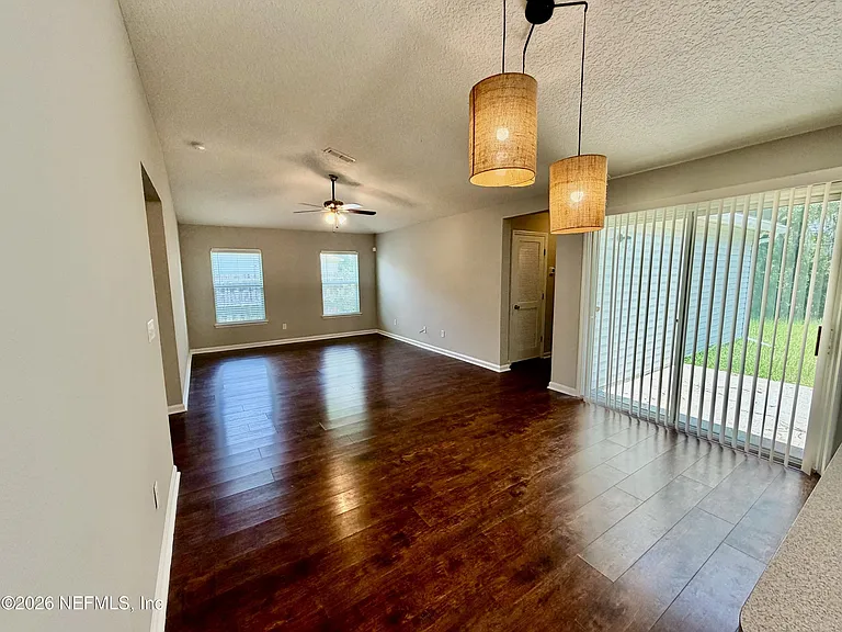 11970 Alexandra Dr — Photo 4