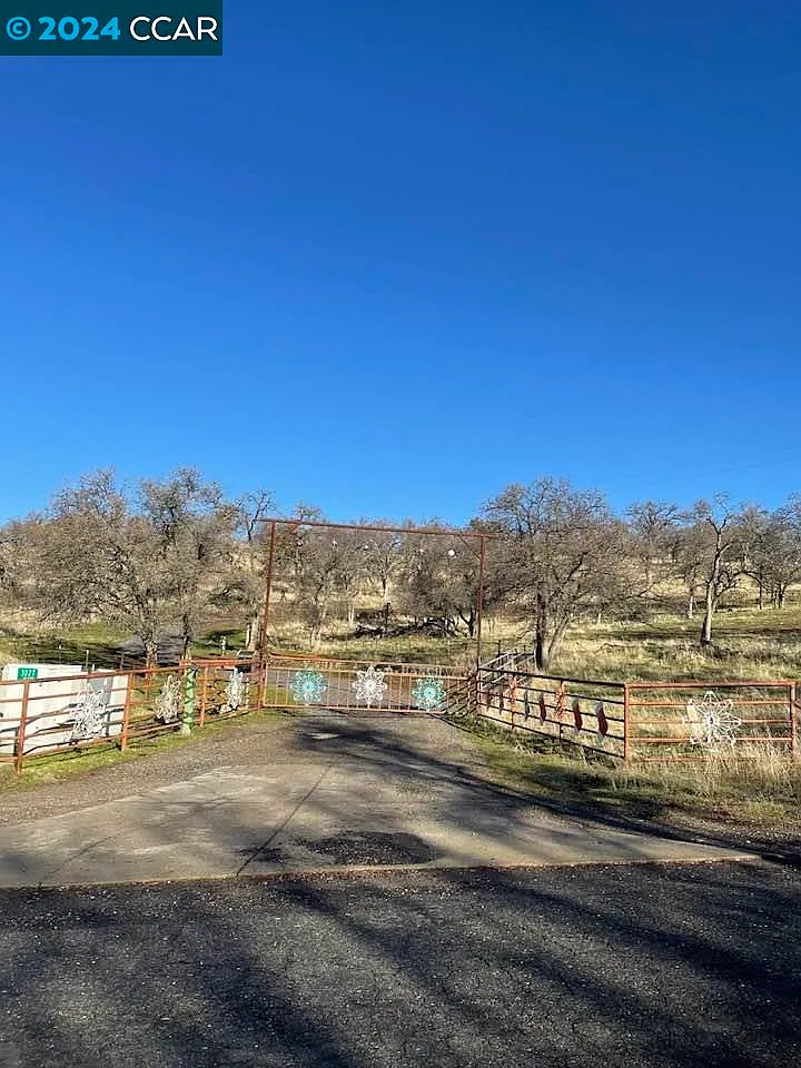 3025 Old Hwy photo 1