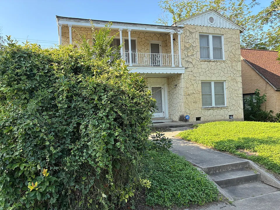273 E Lullwood Ave