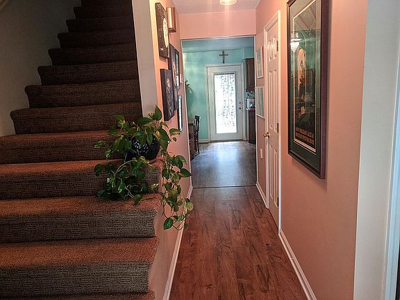 2nd image of 1101 Laurelwood Dr