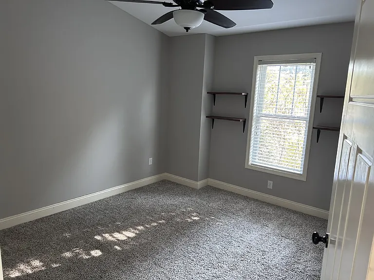 1040 Commonwealth Cir — Photo 14