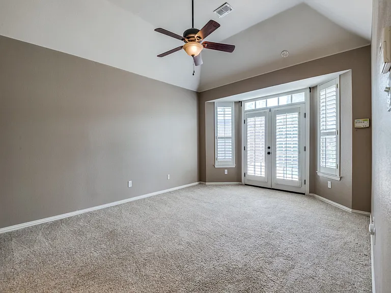 6428 Glenhollow Dr — Photo 32