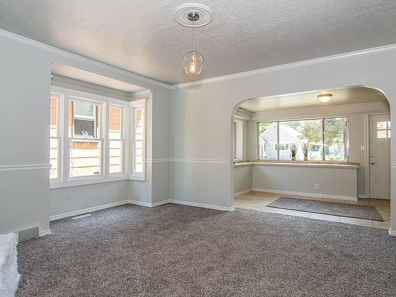 4th image of 215 E Kelsey Ave